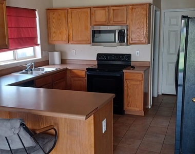 3930 W Hackamore Drive - Photo Thumbnail 8