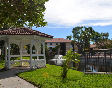 5821 Riverside Drive - Photo Thumbnail 12