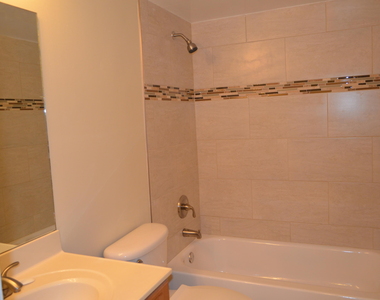 5821 Riverside Drive - Photo Thumbnail 3
