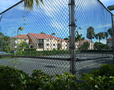 5821 Riverside Drive - Photo Thumbnail 15