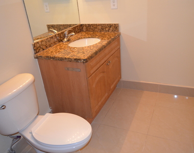 5821 Riverside Drive - Photo Thumbnail 9