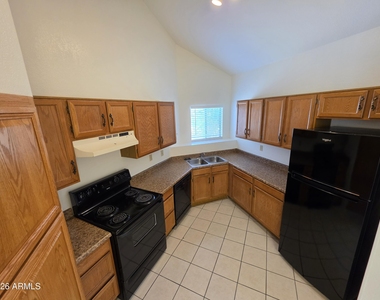 8229 W Yucca Street - Photo Thumbnail 6