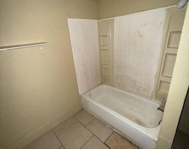 1165 E 10th Street - Photo Thumbnail 15
