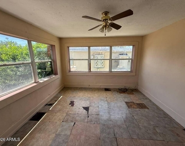 1165 E 10th Street - Photo Thumbnail 9