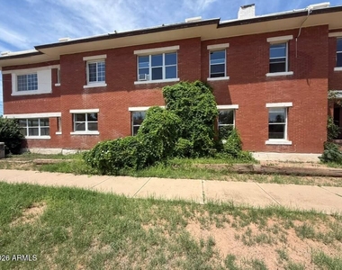 1165 E 10th Street - Photo Thumbnail 17