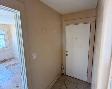 1165 E 10th Street - Photo Thumbnail 8