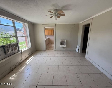 1165 E 10th Street - Photo Thumbnail 4