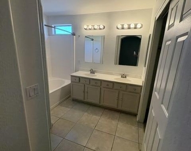 28446 N 51st Street - Photo Thumbnail 20