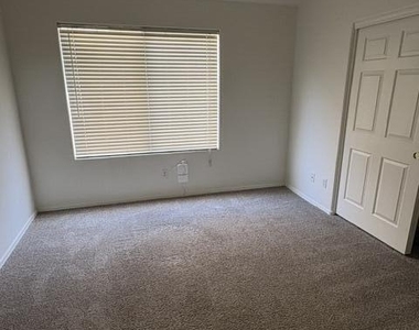 28446 N 51st Street - Photo Thumbnail 10