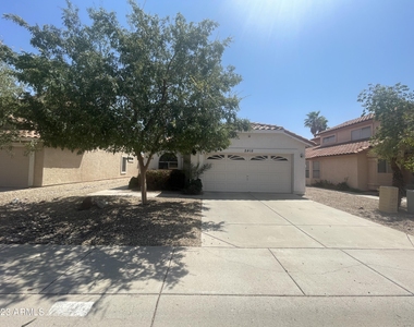 2915 E Amber Ridge Way - Photo Thumbnail 1