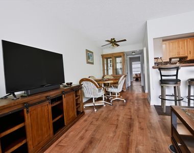 233 Windsor K - Photo Thumbnail 2