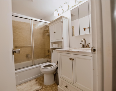 233 Windsor K - Photo Thumbnail 13
