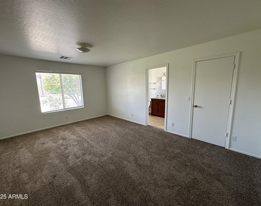 2213 S Tucana Lane - Photo Thumbnail 5