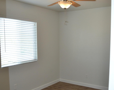 483 E 10th Avenue - Photo Thumbnail 6