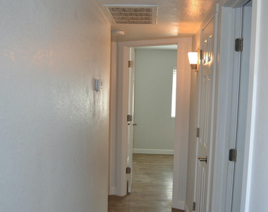 483 E 10th Avenue - Photo Thumbnail 5