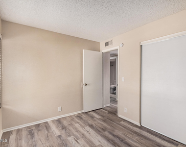300 W El Alba Way - Photo Thumbnail 12
