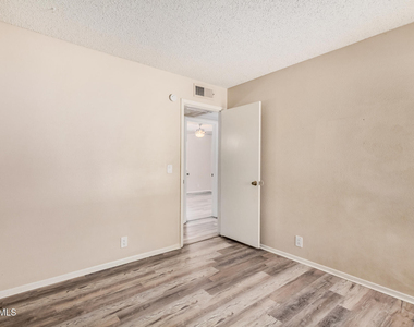 300 W El Alba Way - Photo Thumbnail 14