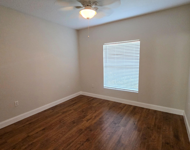 5090 Fairways Circle - Photo Thumbnail 14