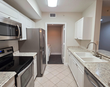 5090 Fairways Circle - Photo Thumbnail 6