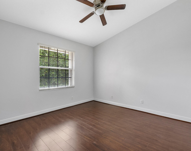 3505 Lakeside Drive - Photo Thumbnail 26