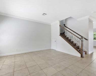3505 Lakeside Drive - Photo Thumbnail 4