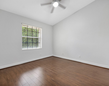 3505 Lakeside Drive - Photo Thumbnail 23