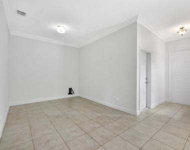 3505 Lakeside Drive - Photo Thumbnail 1