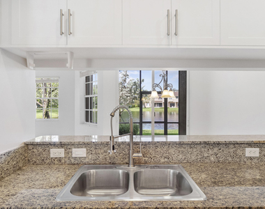 3505 Lakeside Drive - Photo Thumbnail 8
