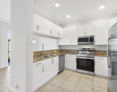 3505 Lakeside Drive - Photo Thumbnail 6