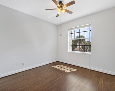 3505 Lakeside Drive - Photo Thumbnail 24