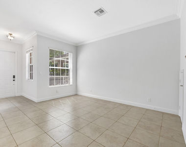 3505 Lakeside Drive - Photo Thumbnail 2