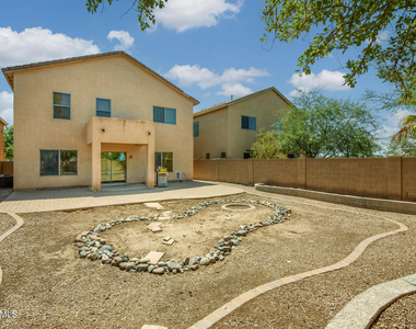 44640 W Yucca Lane - Photo Thumbnail 33