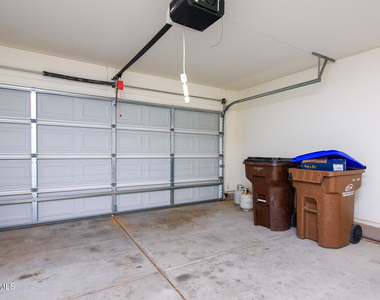 44640 W Yucca Lane - Photo Thumbnail 27