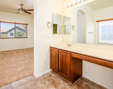 44640 W Yucca Lane - Photo Thumbnail 19