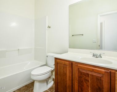 44640 W Yucca Lane - Photo Thumbnail 24