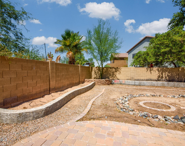 44640 W Yucca Lane - Photo Thumbnail 30