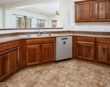 44640 W Yucca Lane - Photo Thumbnail 12
