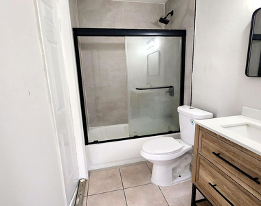 435 Nw 41st Street - Photo Thumbnail 10
