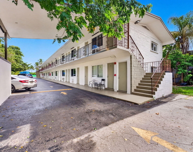 60 Nw 79th Street - Photo Thumbnail 14
