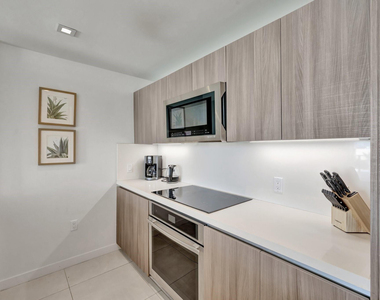 401 N Birch Road - Photo Thumbnail 14