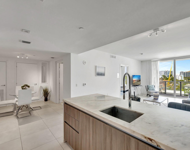 401 N Birch Road - Photo Thumbnail 15