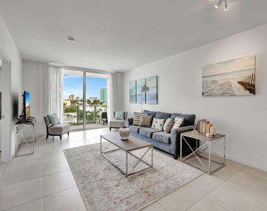 401 N Birch Road - Photo Thumbnail 2