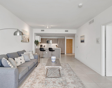 401 N Birch Road - Photo Thumbnail 7