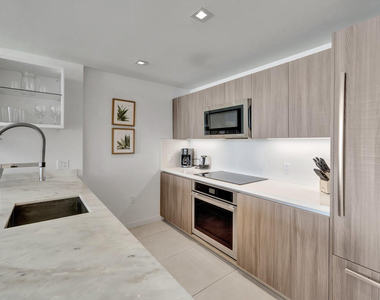 401 N Birch Road - Photo Thumbnail 12