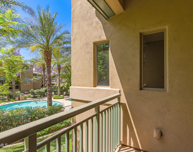 815 E Rose Lane - Photo Thumbnail 17