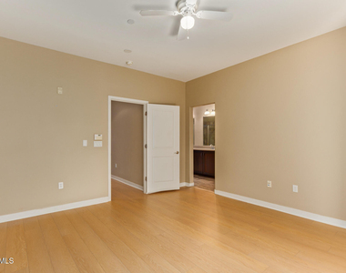 815 E Rose Lane - Photo Thumbnail 8