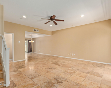 815 E Rose Lane - Photo Thumbnail 1