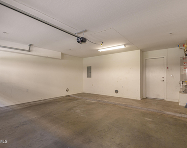 815 E Rose Lane - Photo Thumbnail 14