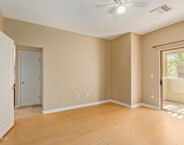 815 E Rose Lane - Photo Thumbnail 7