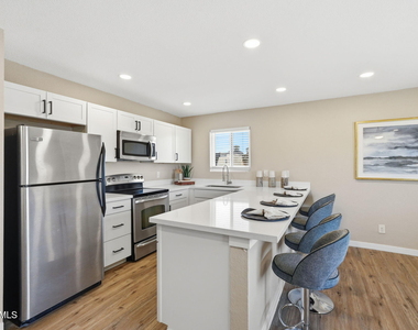 4756 E Moreland Street - Photo Thumbnail 9